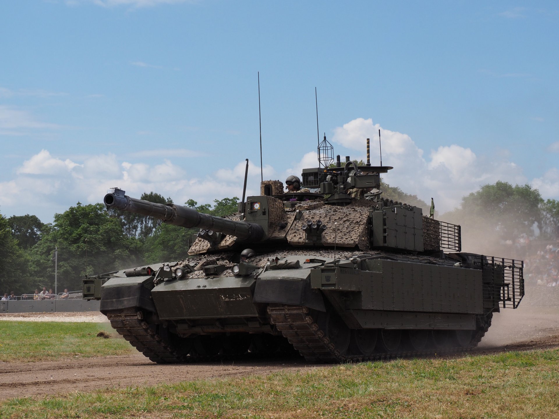 challenger 2 challenger 2 battle tank armored vehicle