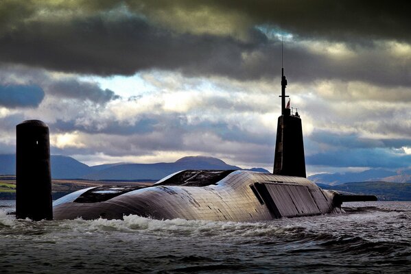 Nuclear submarine vanguard 