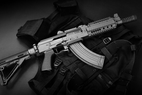 Arme automatique sbr ak repose sur un gilet pare-balles