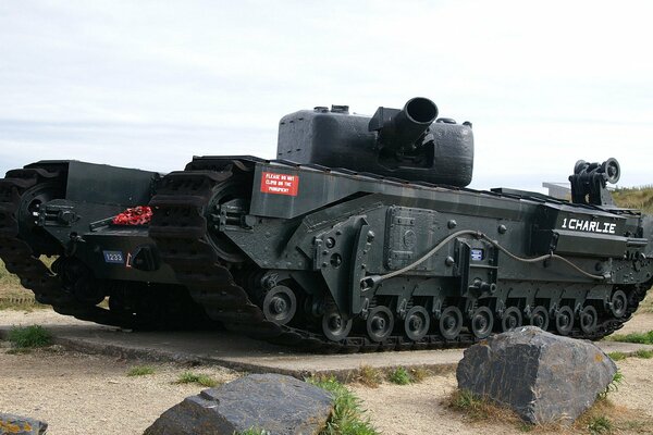 English slow heavy armored tank
