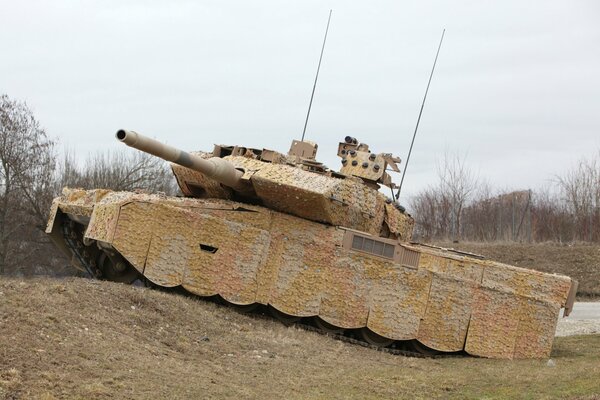 Tanque de batalla principal alemán Leopard