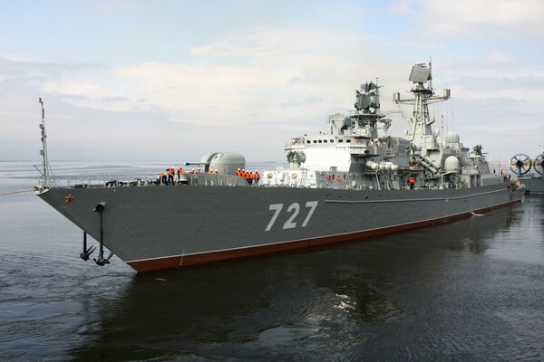 Nave della flotta Baltica Russa Yaroslav il Saggio