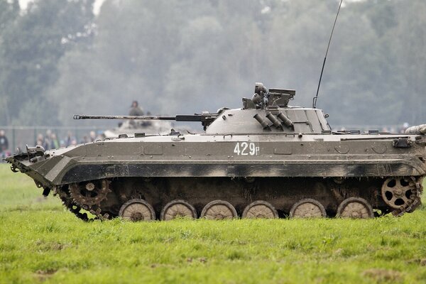 Ausstellung der Kampfmaschine bmp 2