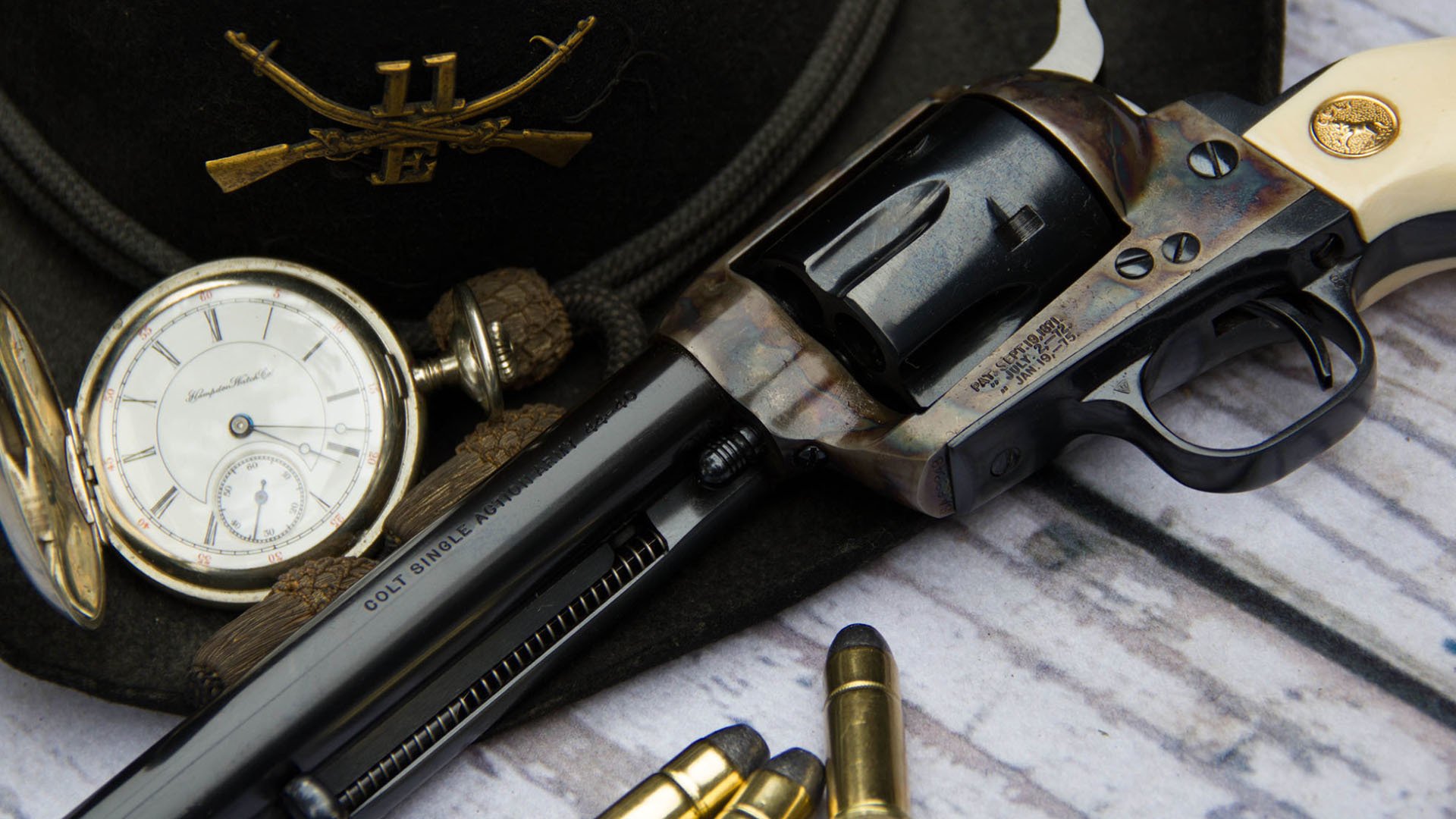 asino azione esercito revolver canna arma munizioni orologio cappello