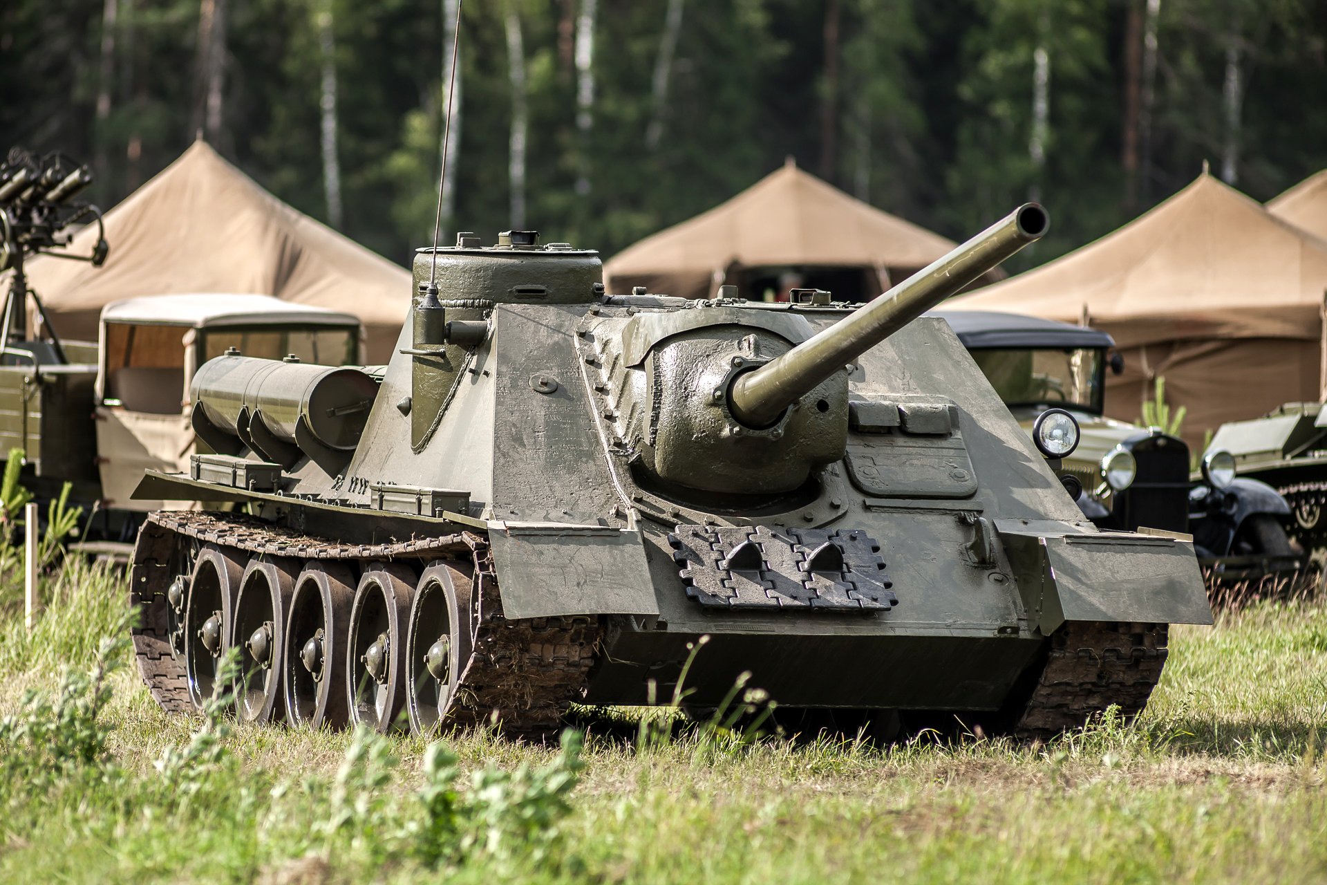 acs su-100 sovietico semovente di artiglieria di montaggio caccia serbatoi pt-acs calibro 100-mm d-10c potenza del motore 520hp eipazh 4chel motori di guerra raduno internazionale di attrezzature militari ww2 collezione privata retrò