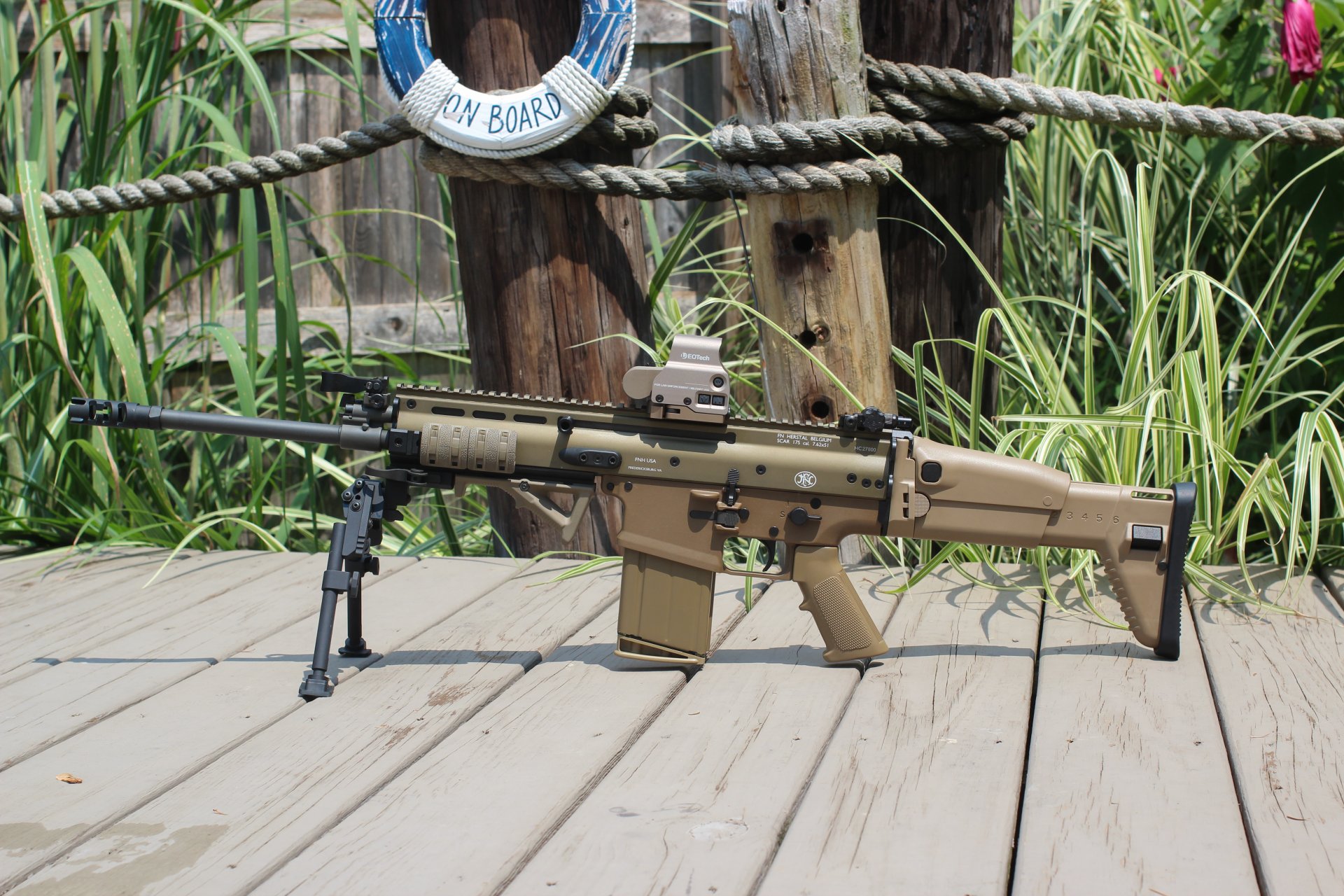 fn scar 17s mitrailleuse arme bipied collimateur eo tech