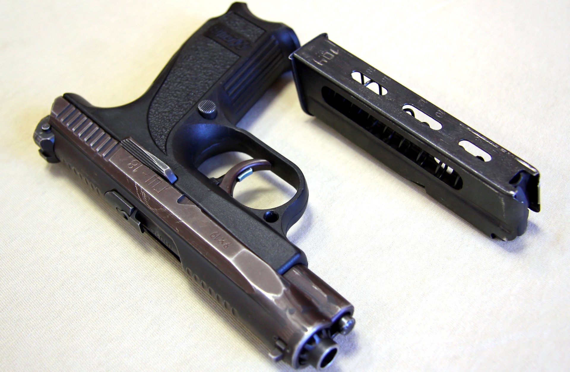 cañón corto gsh-18 interno desarrollo confiable pistola interesante ruso muestra gs gsh-18 gh-18 calibre 9x19 munición mm bueno características datos rendimiento cañón corto decente máquina clase