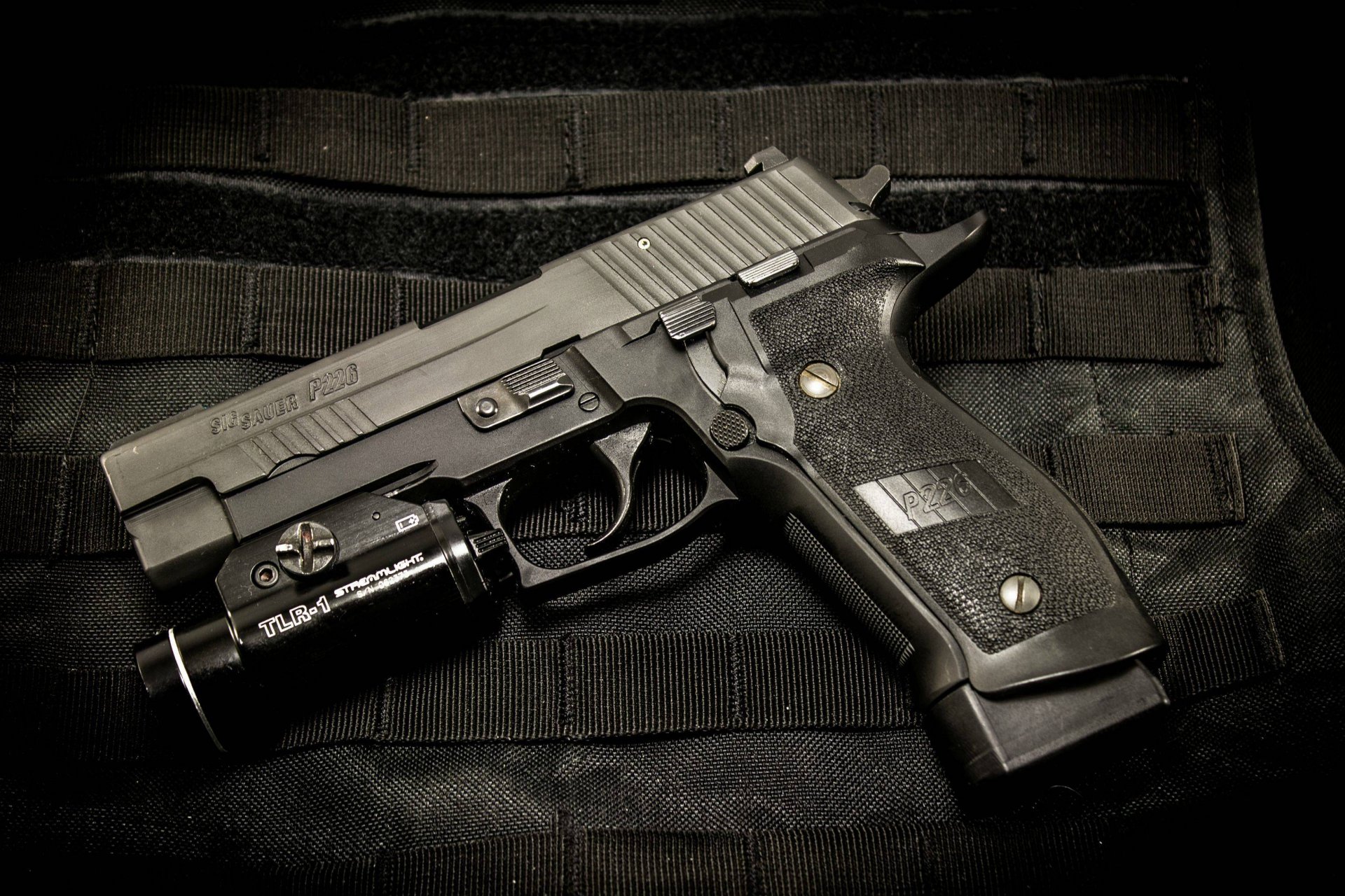 ig-sauer p226 pistolet arme lampe de poche