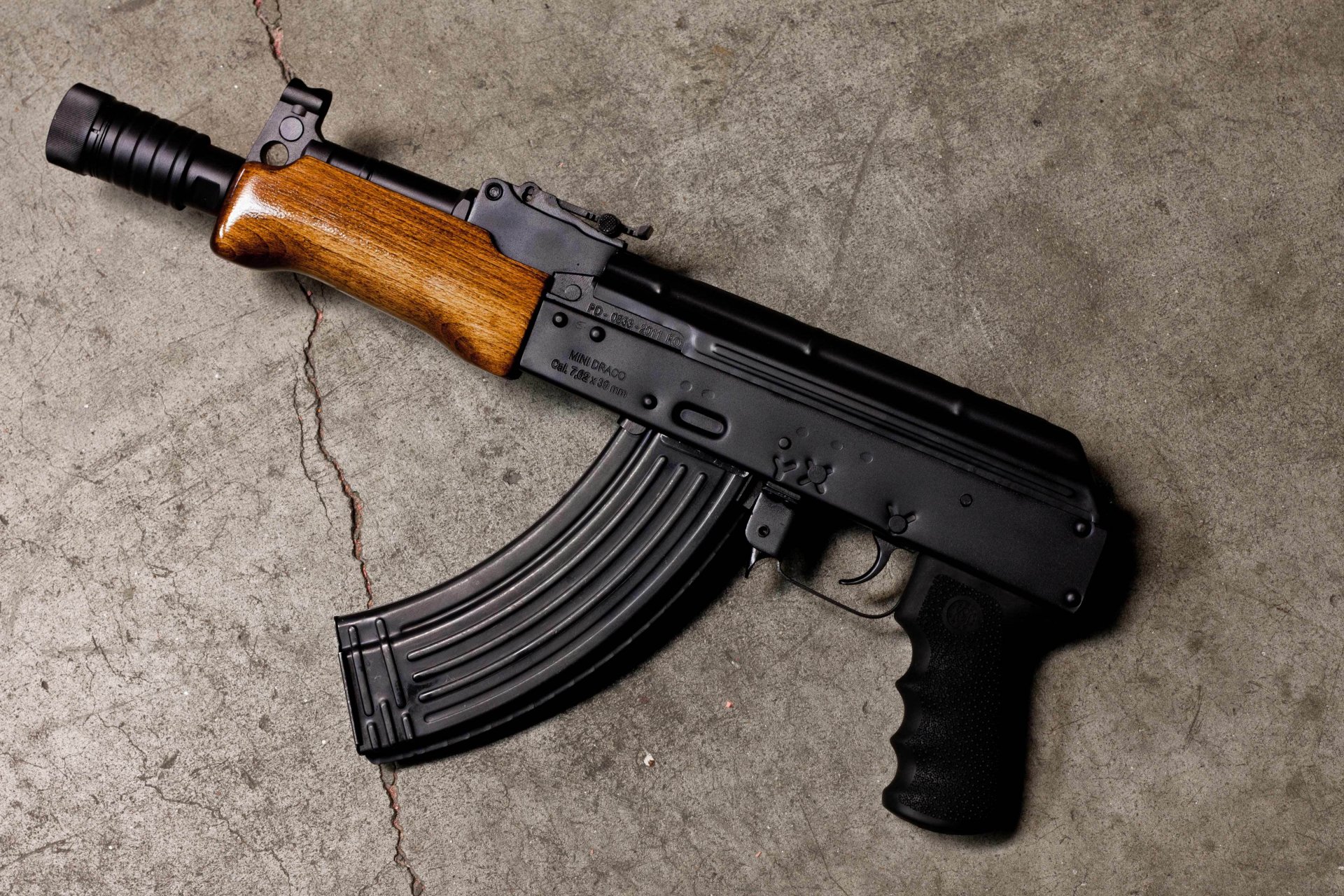 aks74u fusil d assaut kalachnikov raccourci arme arrière-plan