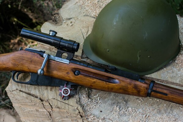 Fusil de sniper casque et ordre