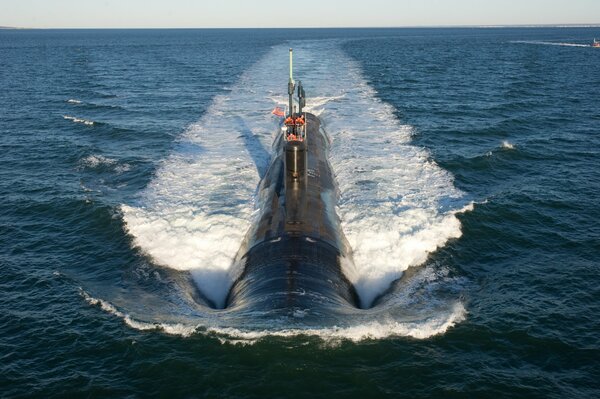 Marine américaine dans l océan Atlantique