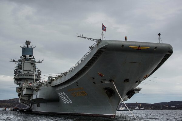 Portaaviones Almirante Kuznetsov .