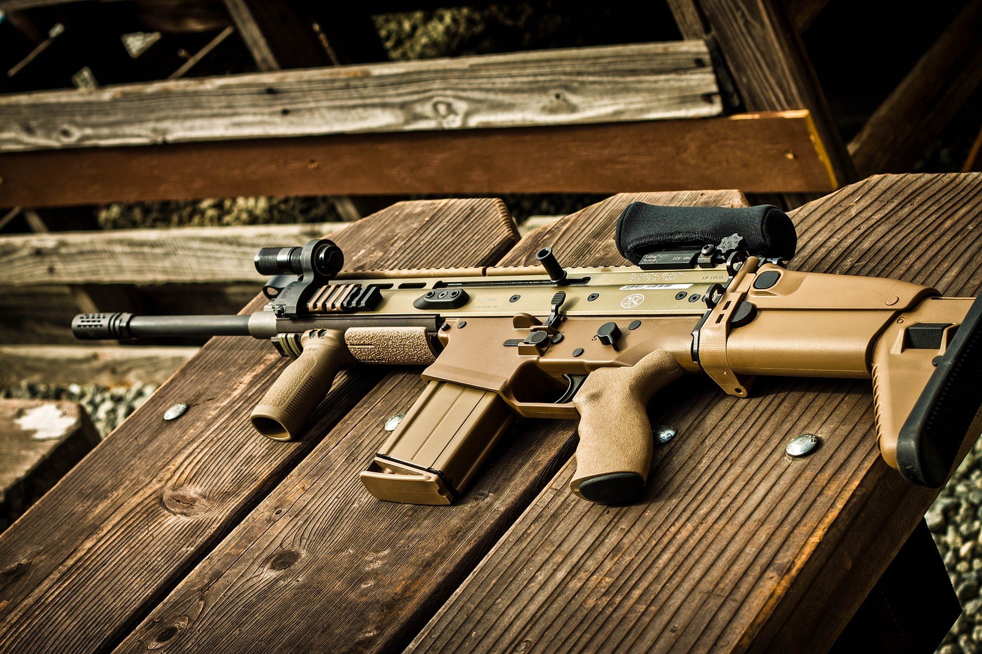 fn scar 17s ametralladora arma empuñadura táctica óptica madera se encuentra