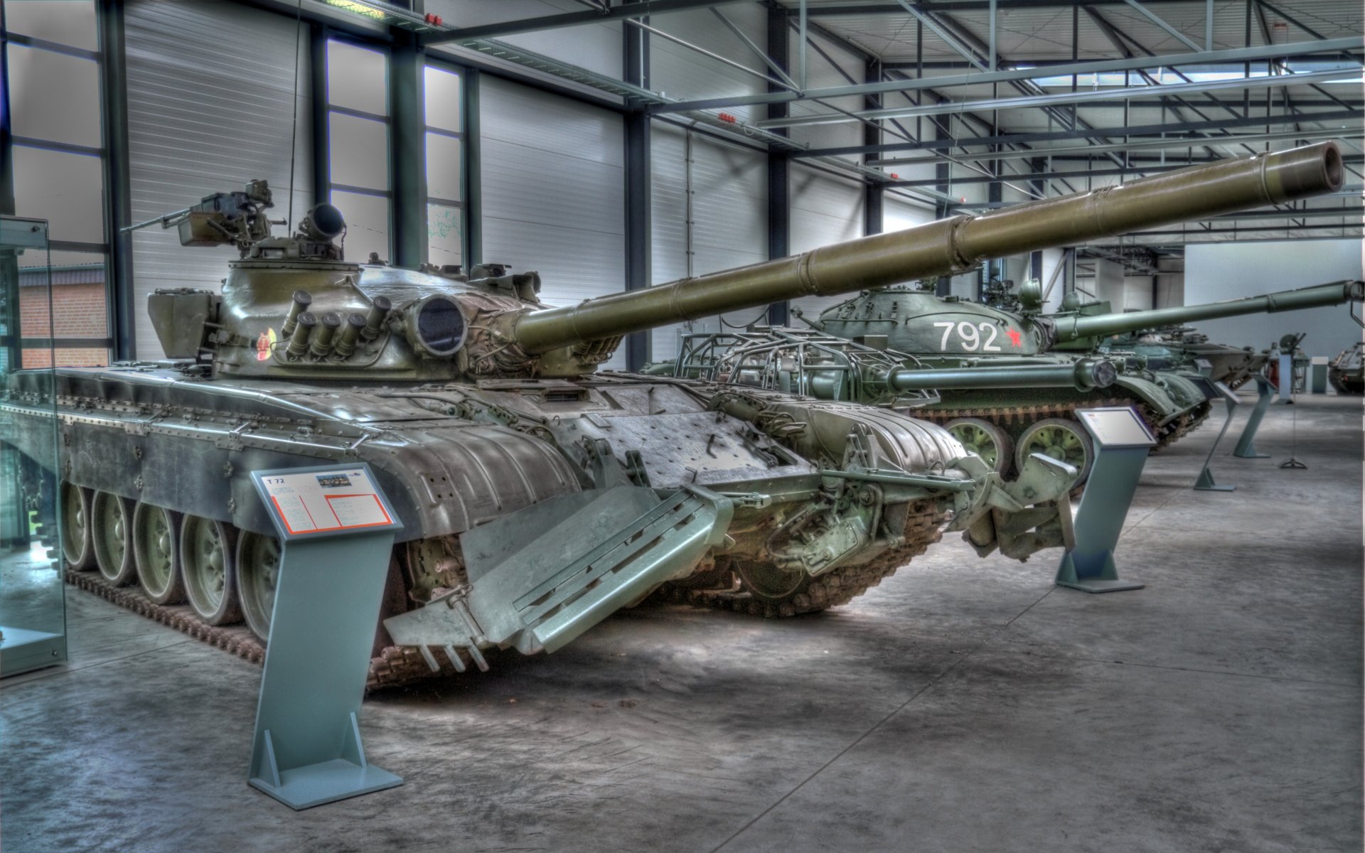 t-72 t-62a czołgi pojazdy opancerzone zsrr muzeum