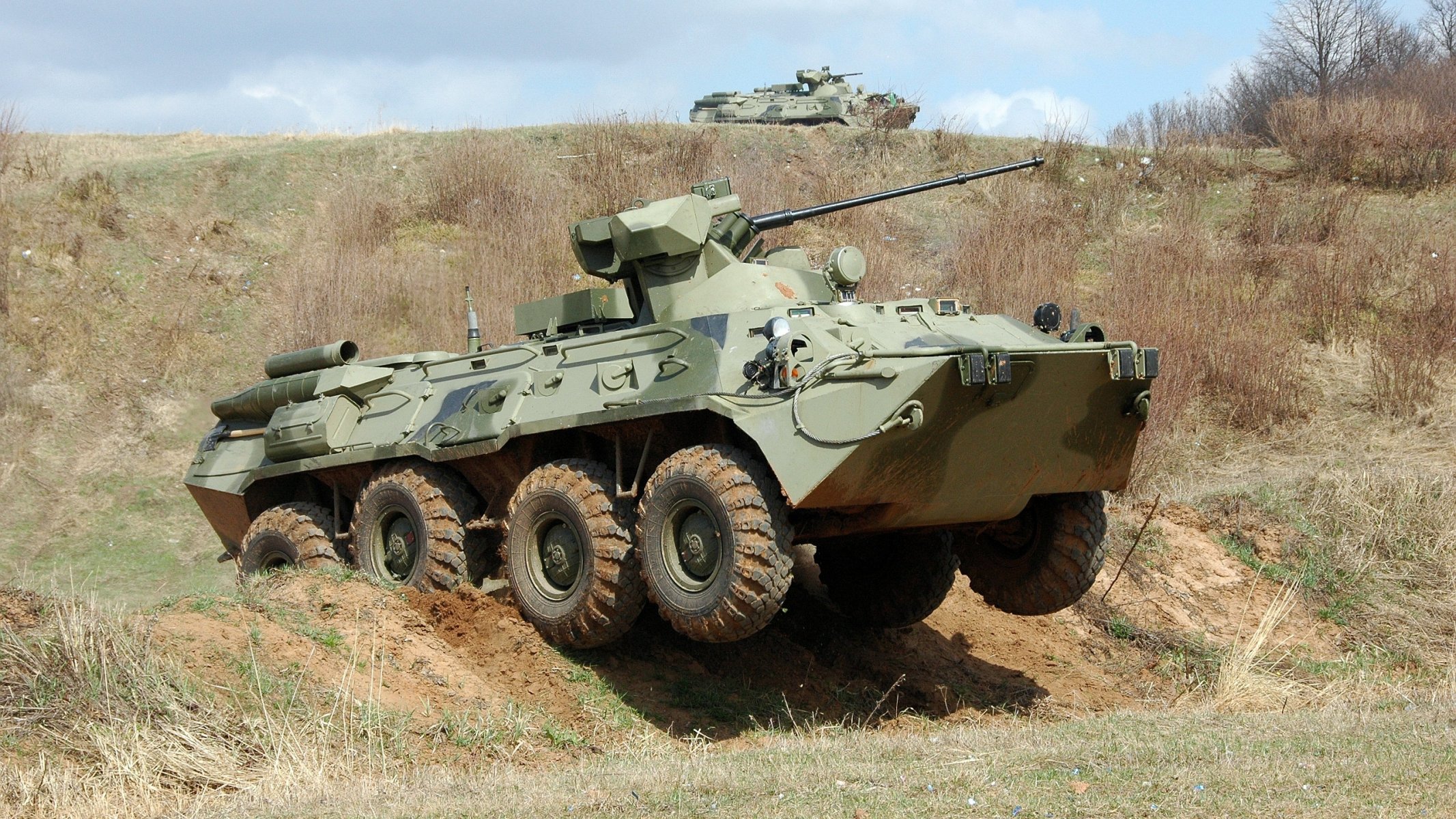 btr-82am rusia arcilla sucio dos obstáculo