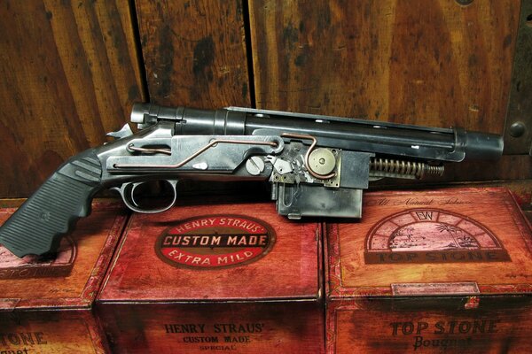 Pistolet fabriqué dans le style steampunk