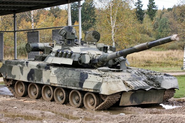 Carro armato russo campione delle migliori attrezzature militari