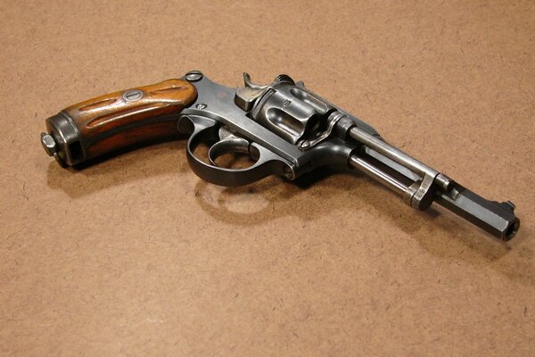 Revolver m18882 munizioni svizzere