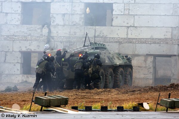 Kampfübungen der Spezialeinheiten in Russland