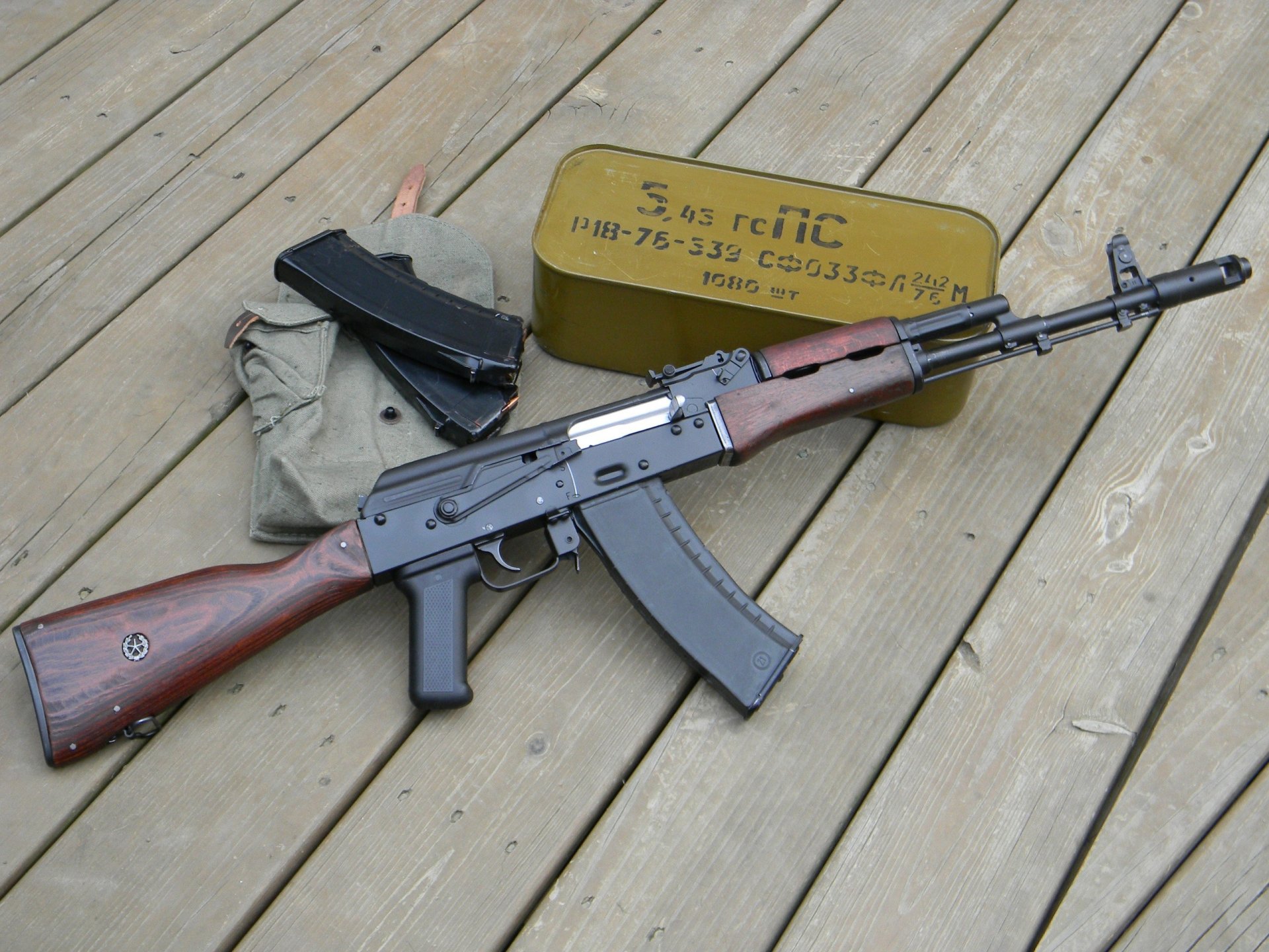 ak-74 kalashnikov bordo cartone negozio 2 pezzi