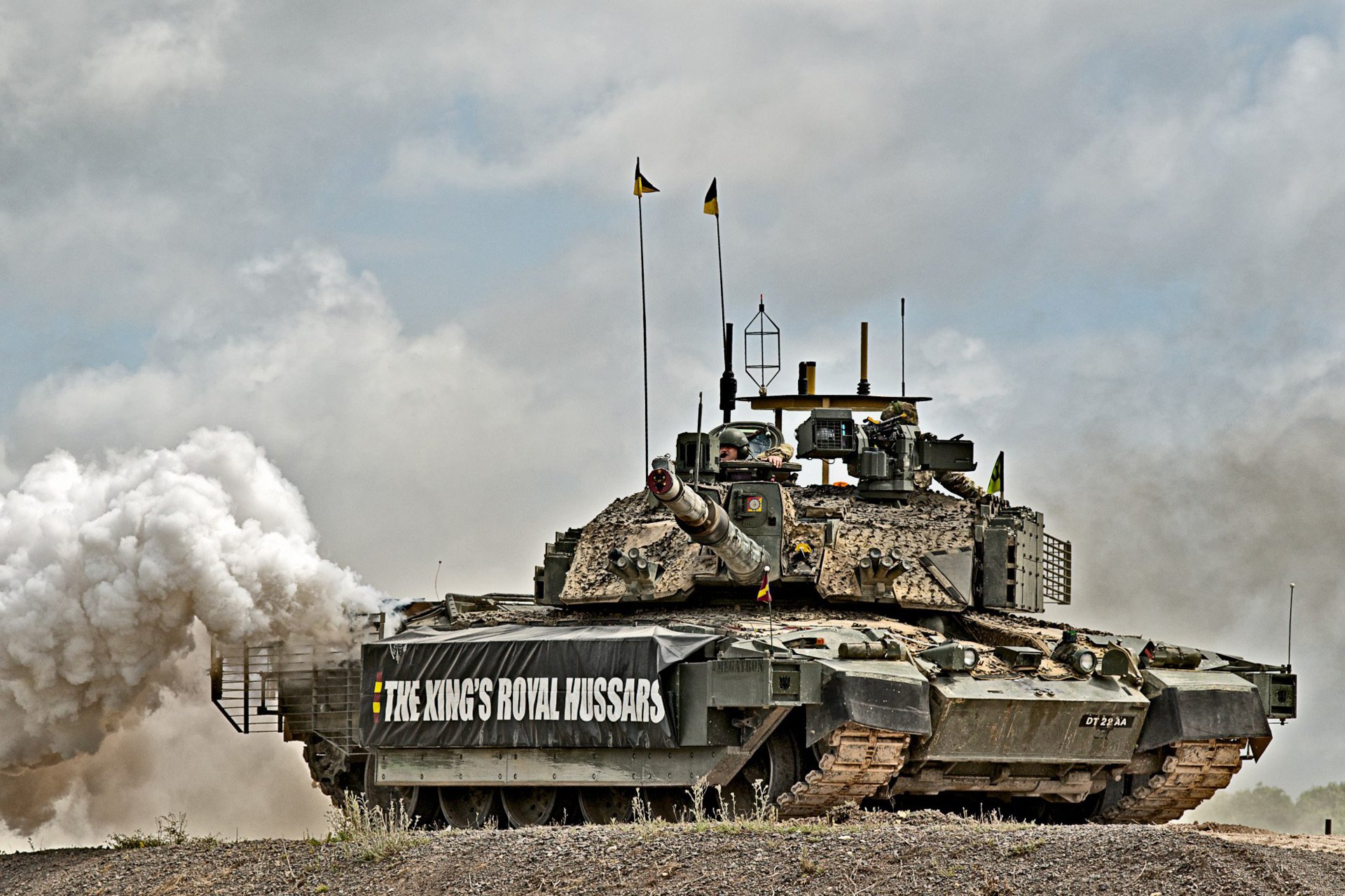 tank british main battle tank challenger 2