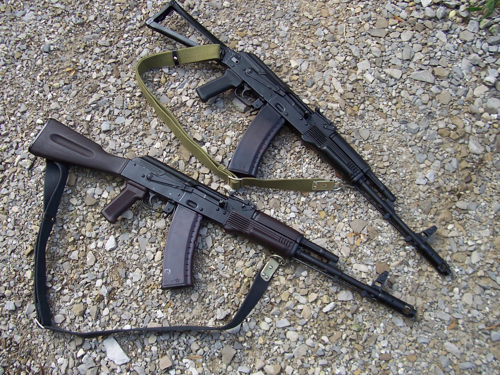 ak-74 kalashnikovs kalash 2 pieces gravel