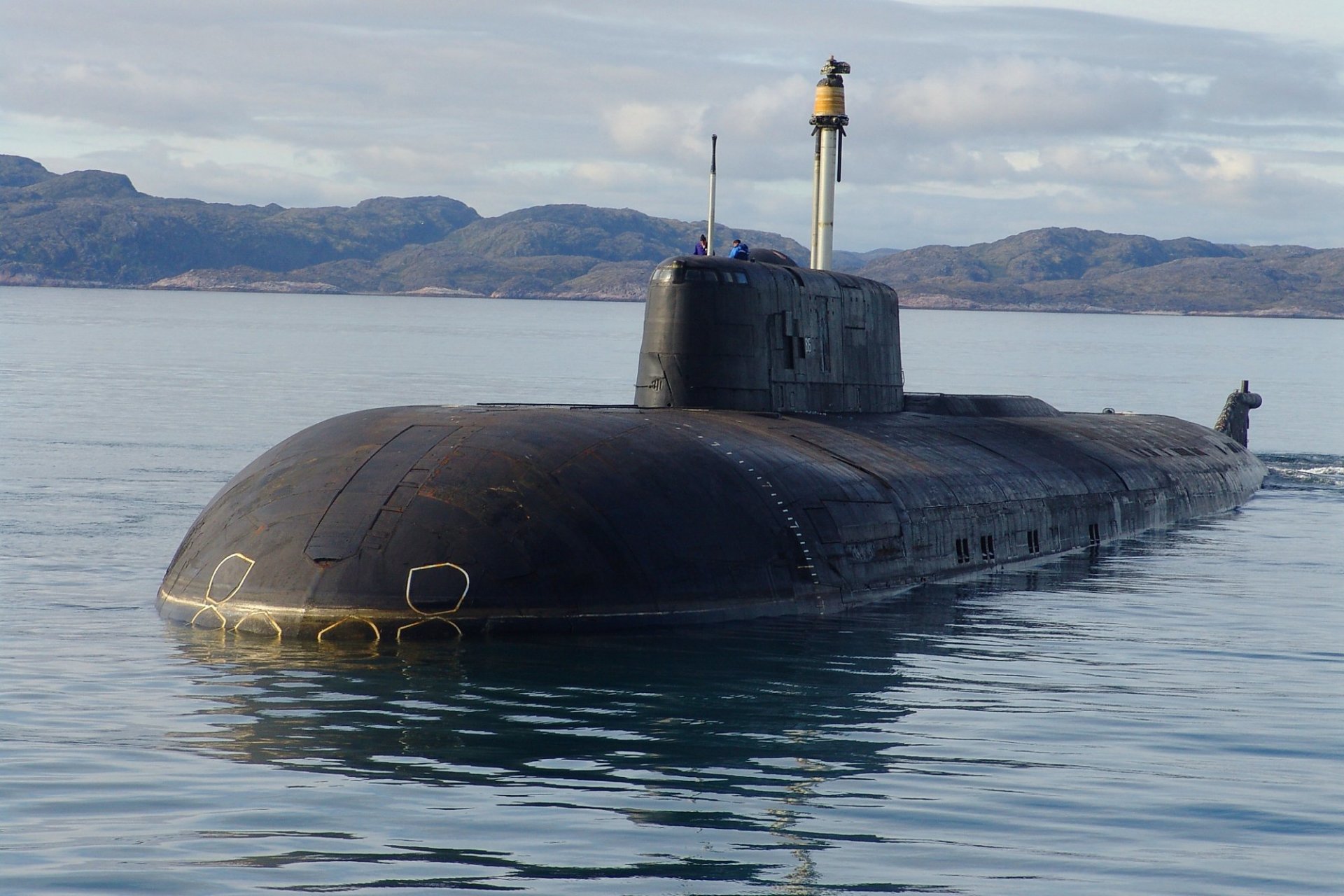 submarino nuclear con crucero antibuque misiles ssgn proyecto 949a oscar-ii bahía mar calma