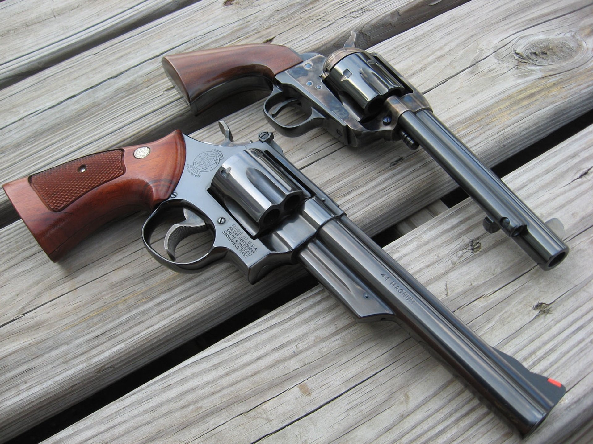 weapon revolvers 2 pieces magnum board