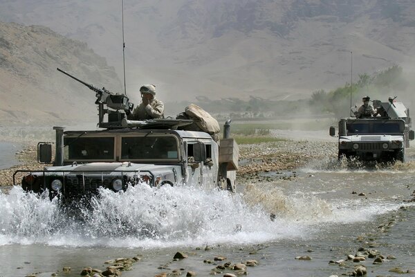 Afghanistan im Hintergrund des Himmels und der Berge