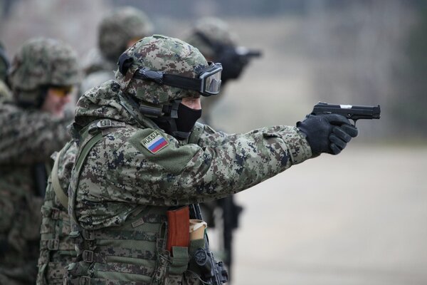 Pistole Osnd Donner für Soldaten