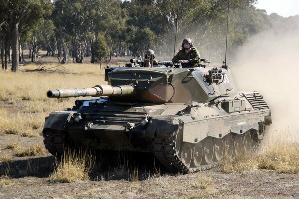 Immagine di un carro armato militare. Leopardo