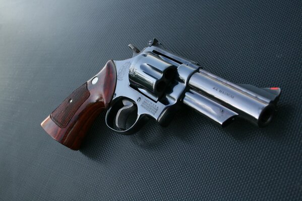 Revolver magnum gros plan