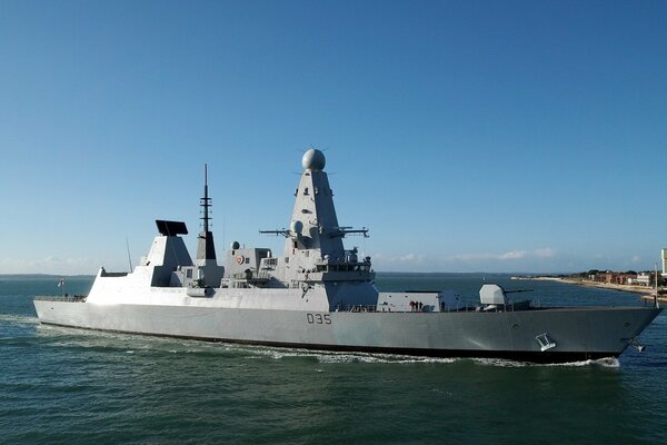 Nave HMS dragon. Guerra