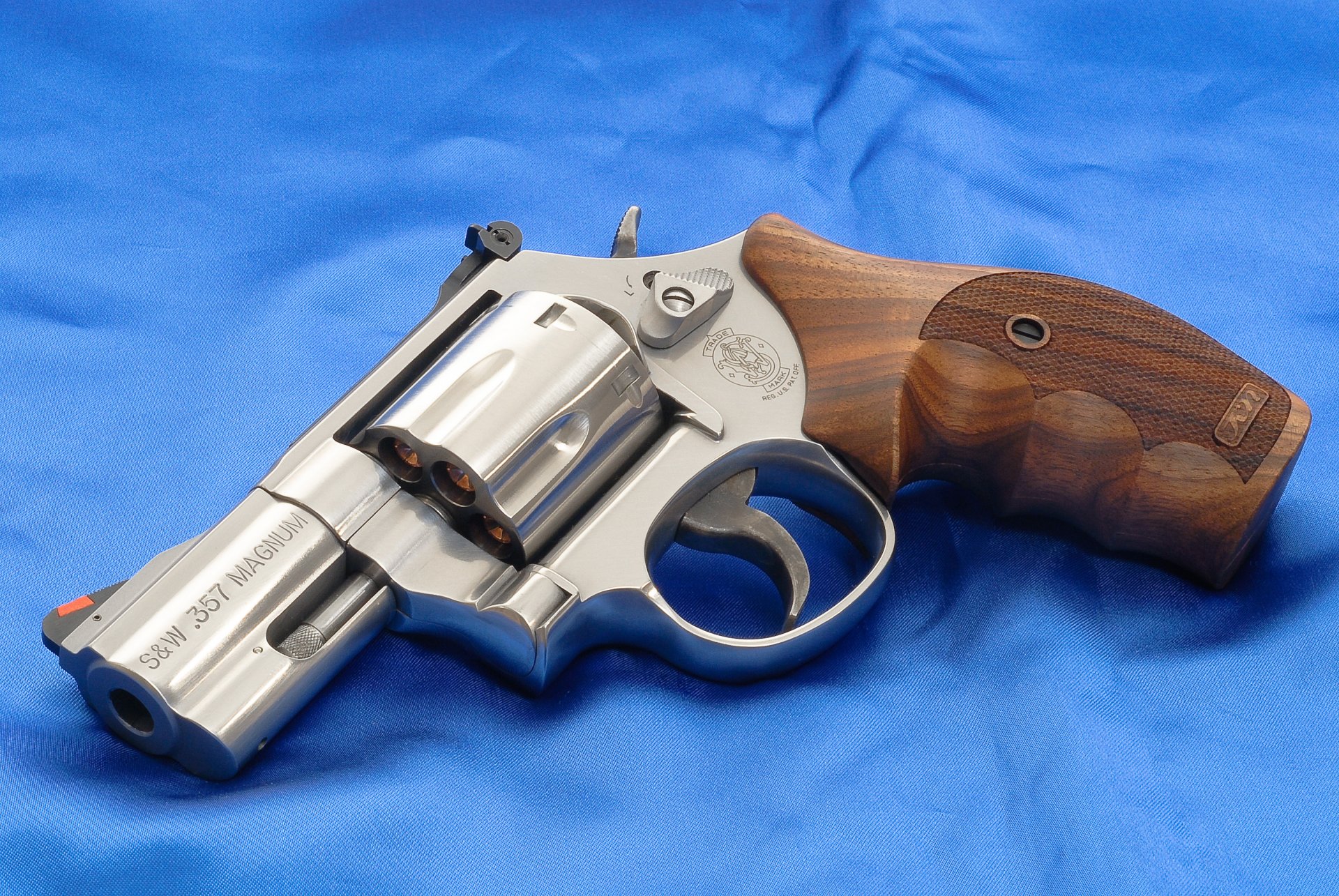 smith wesson i modell 686p revolver hintergrund waffe leinwand hintergrund