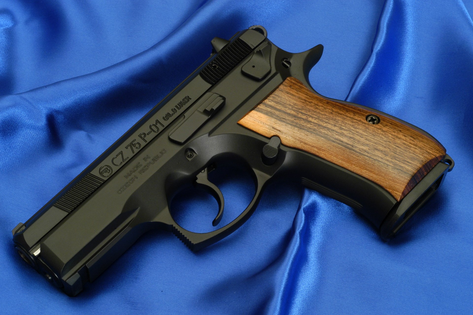 cz-75 p-01 pistola cz-75 p-01 repubblica 9-mm