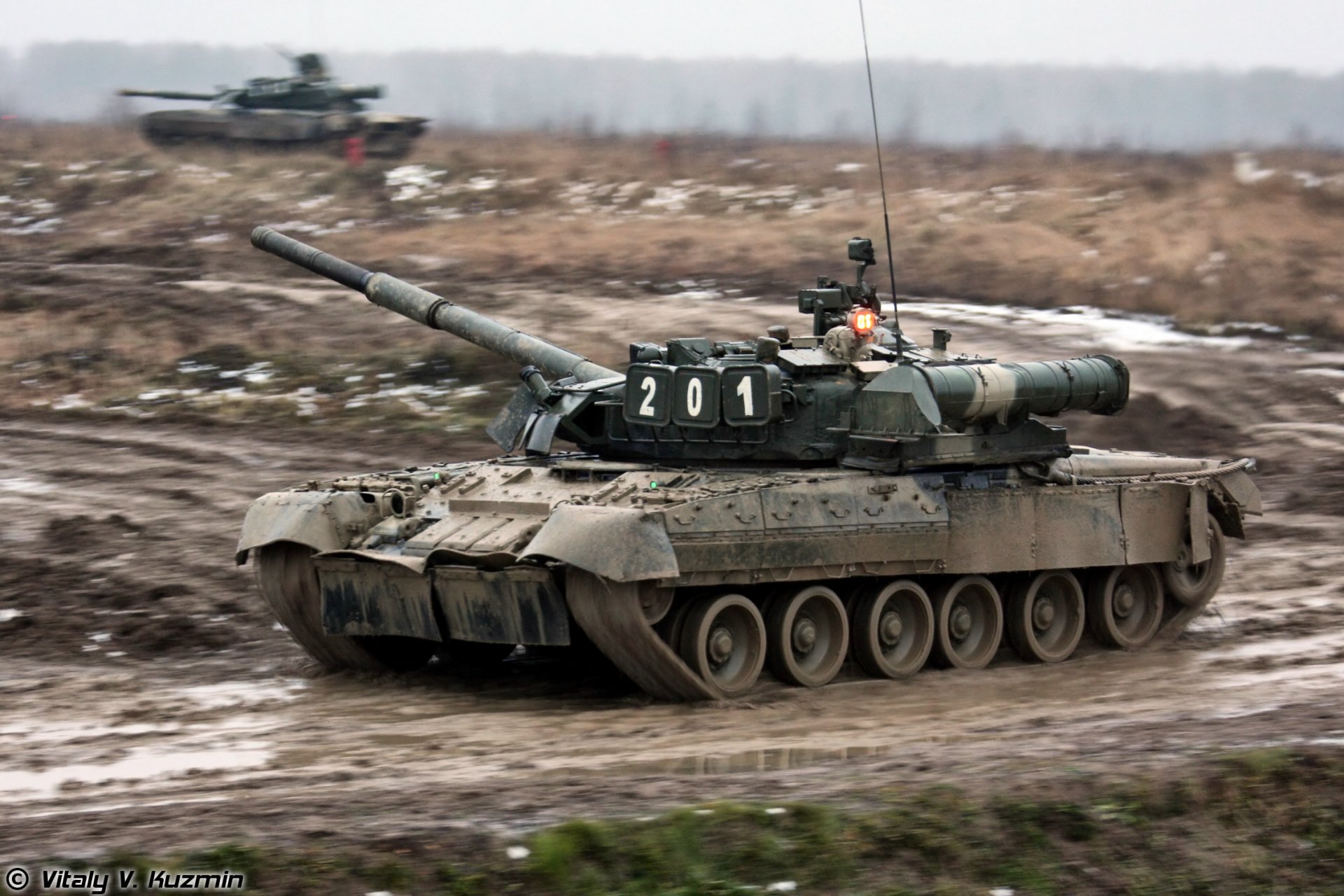 t-80u mbt tanque barro fuerzas armadas de rusia