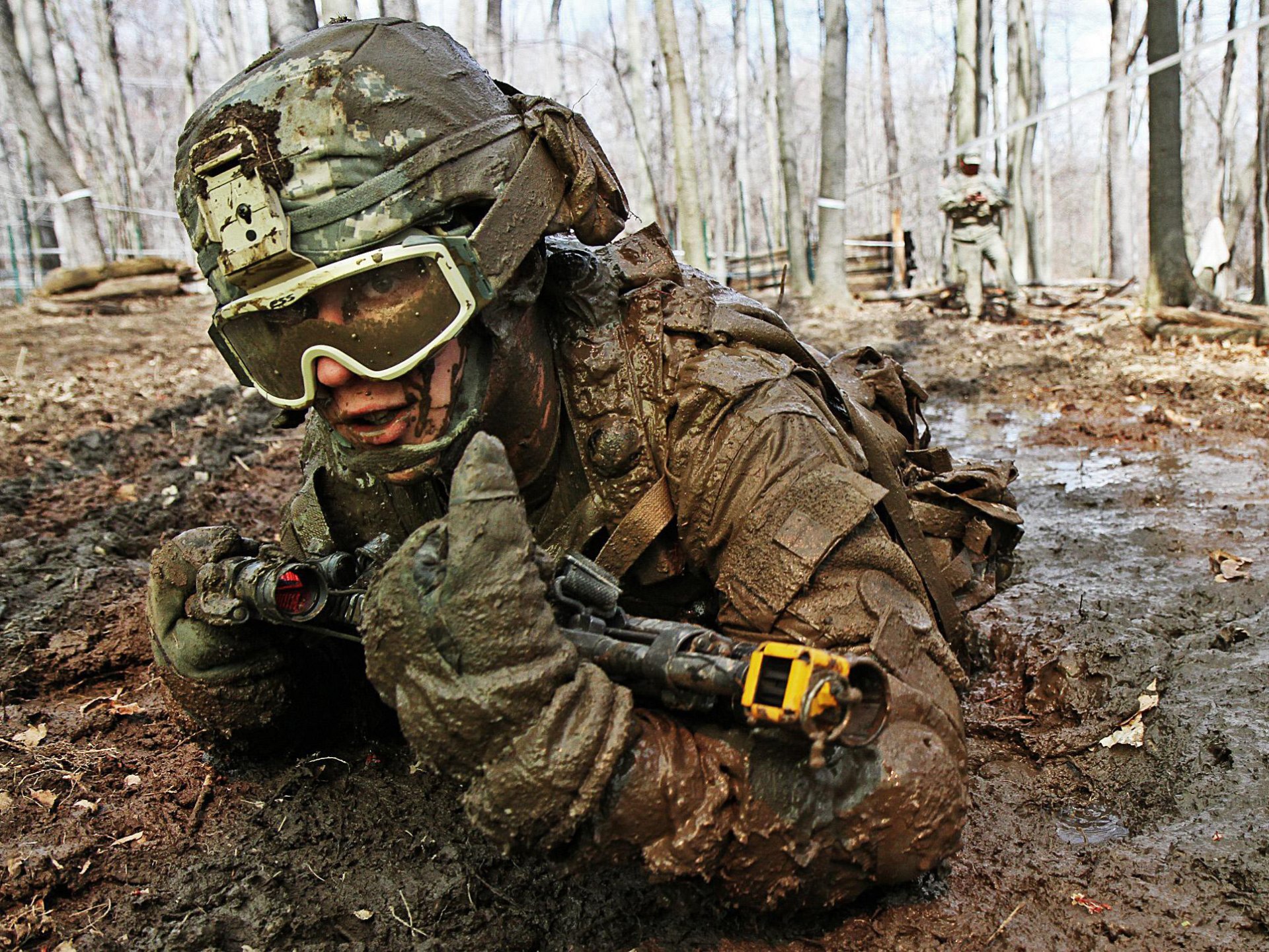 soldat übung waffe maschinengewehr anblick maske anzug helm