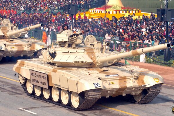 Forze Armate Dell India. serbatoio T90. Sfilata