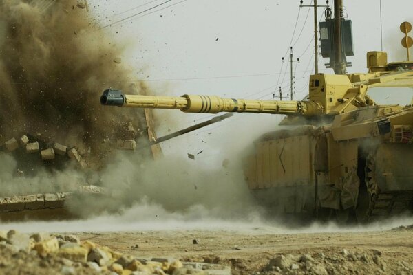 Explosión de tanques en la guerra. Técnica