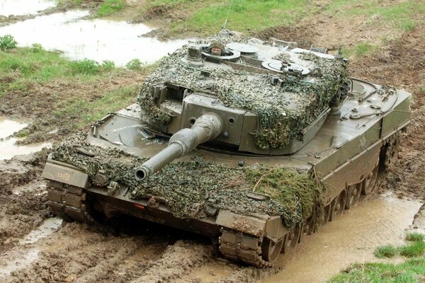 A powerful tank is not afraid of off-road and muddy roads