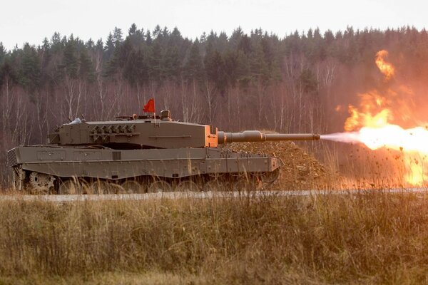 Strzela niemiecki czołg, Leopard 2A5