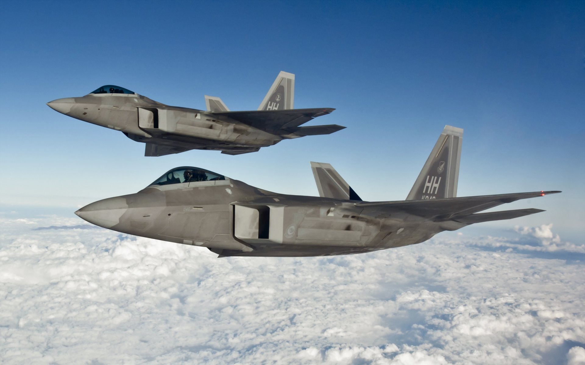 deux f-22 predators