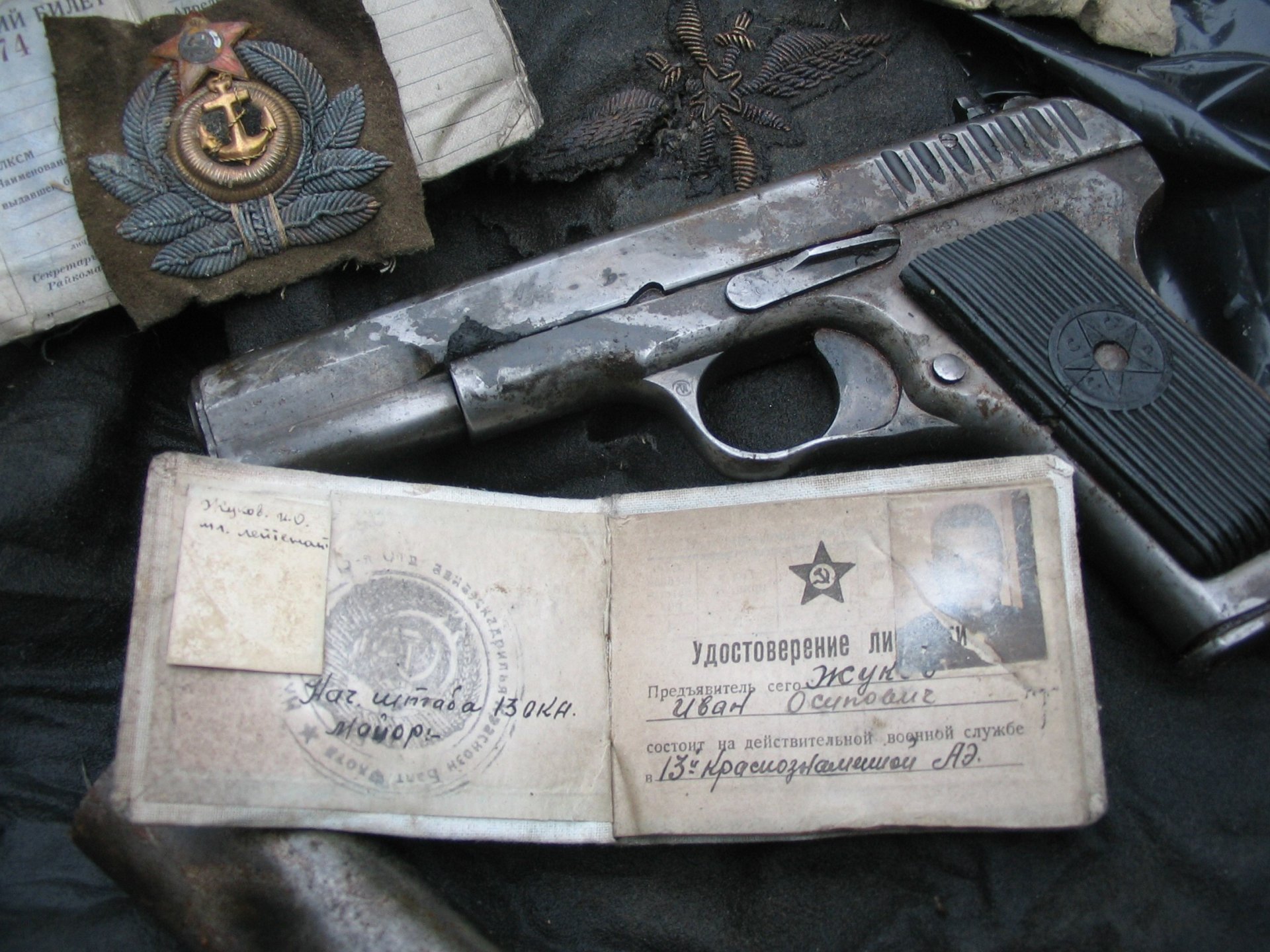 pistolet carte d identité urss