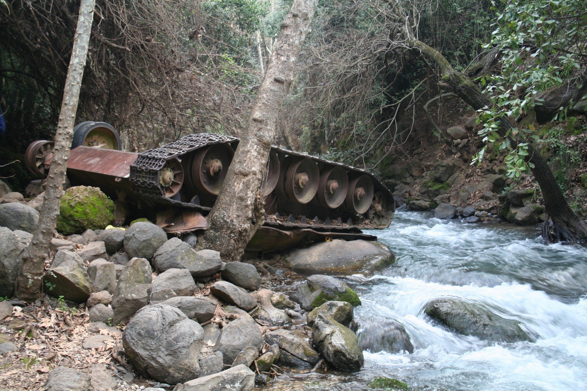 t-34 cascade eau guerre