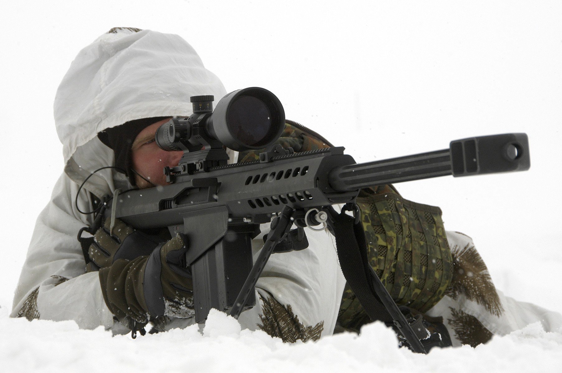 hooter sniper rifle barret sight aiming snow