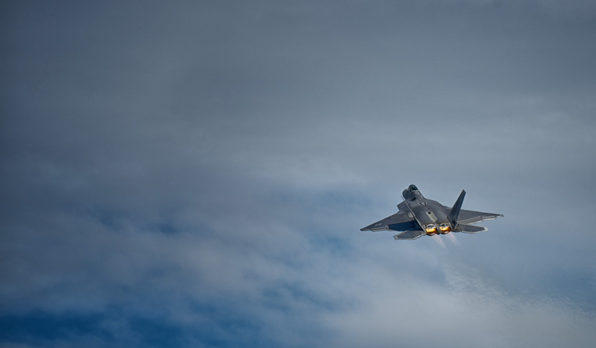 f-22 raptor sigiloso multipropósito luchador