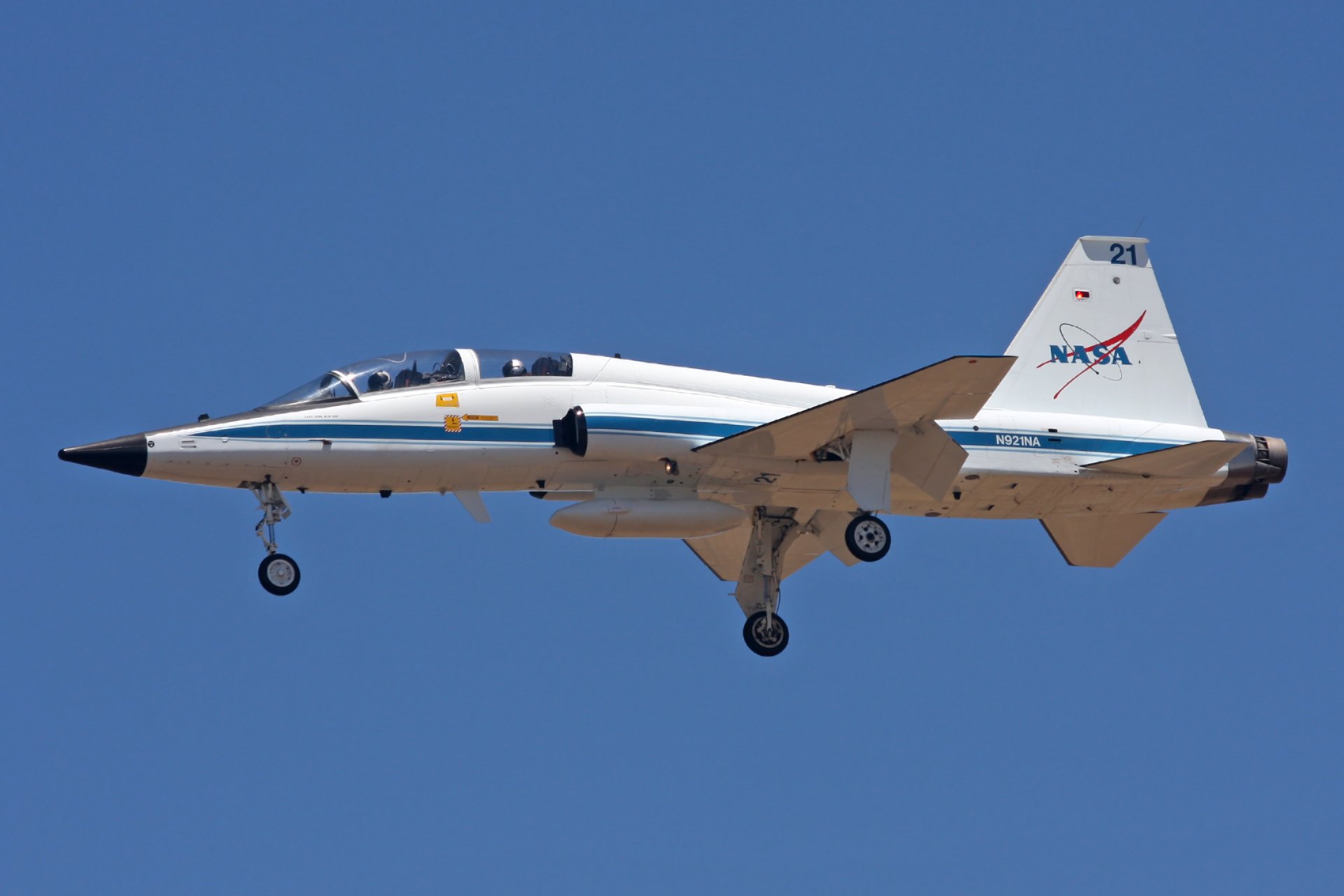 t-38n talon nasa double supersonic jet plane flight