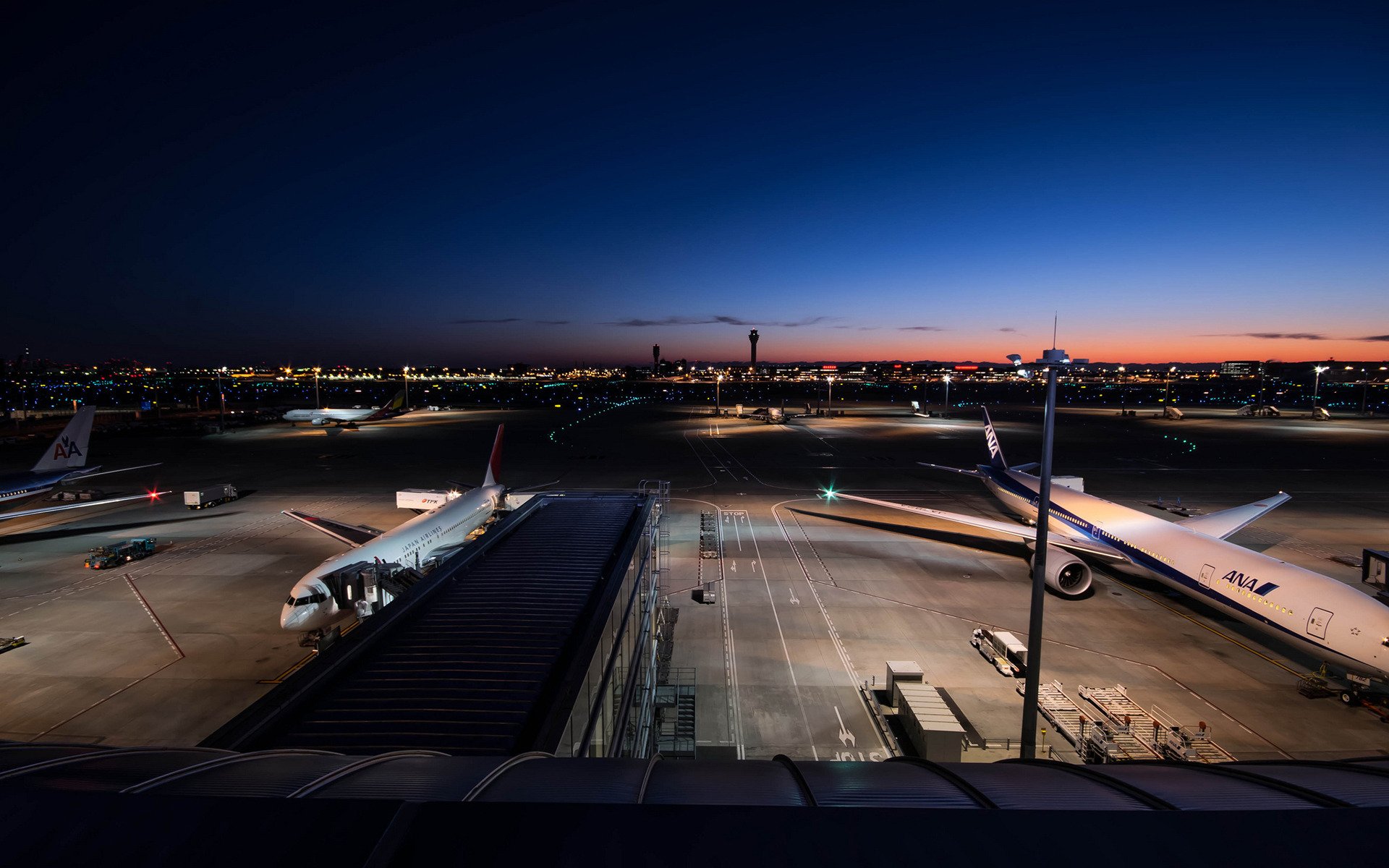 boeing er airbus a-321 japon air ana compagnie aérienne aéroport passager avion nuit lumières ville ciel coucher de soleil lever du soleil paysage