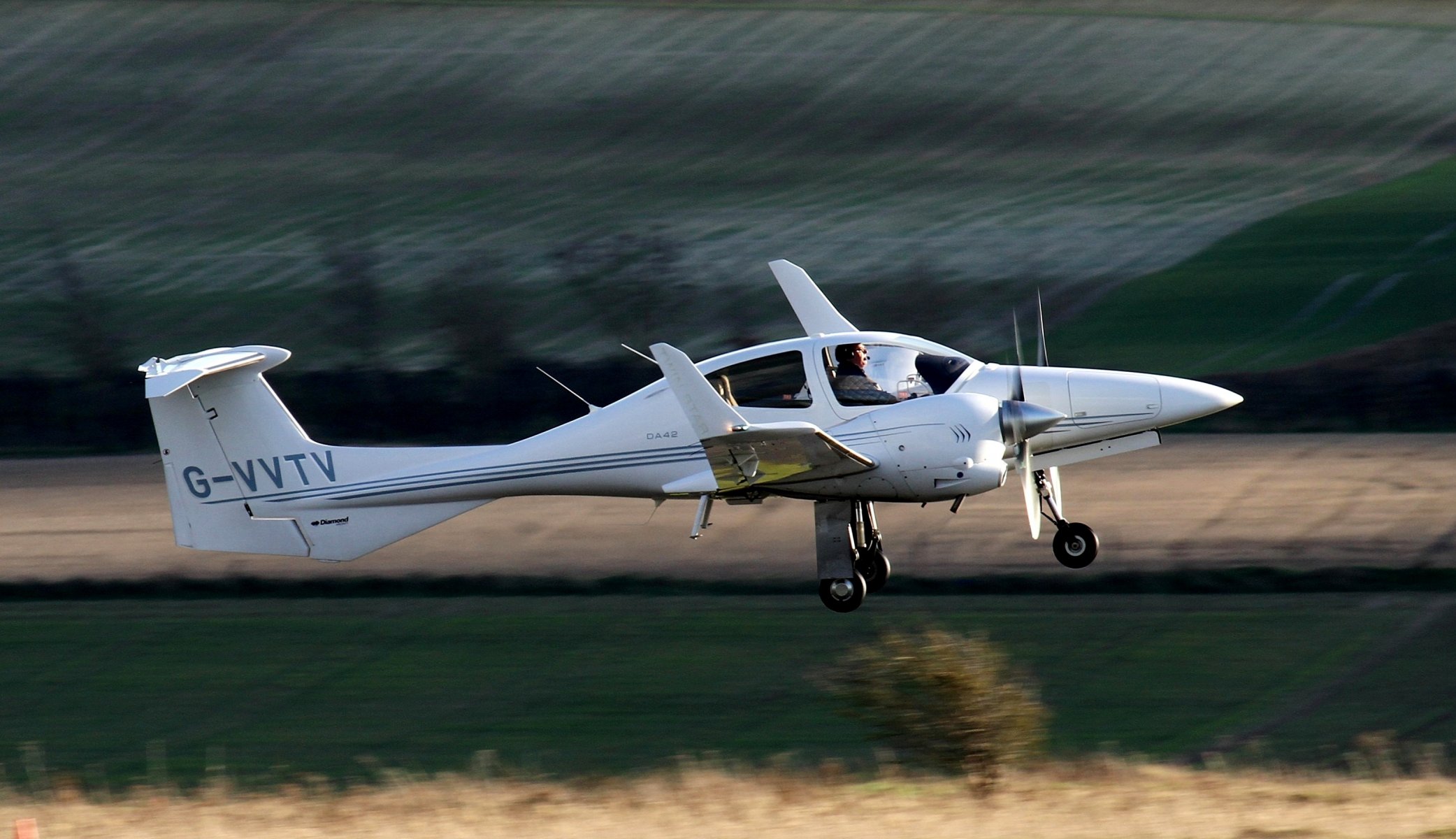 diamond da42 twin star cuádruple bimotor avión propósito general