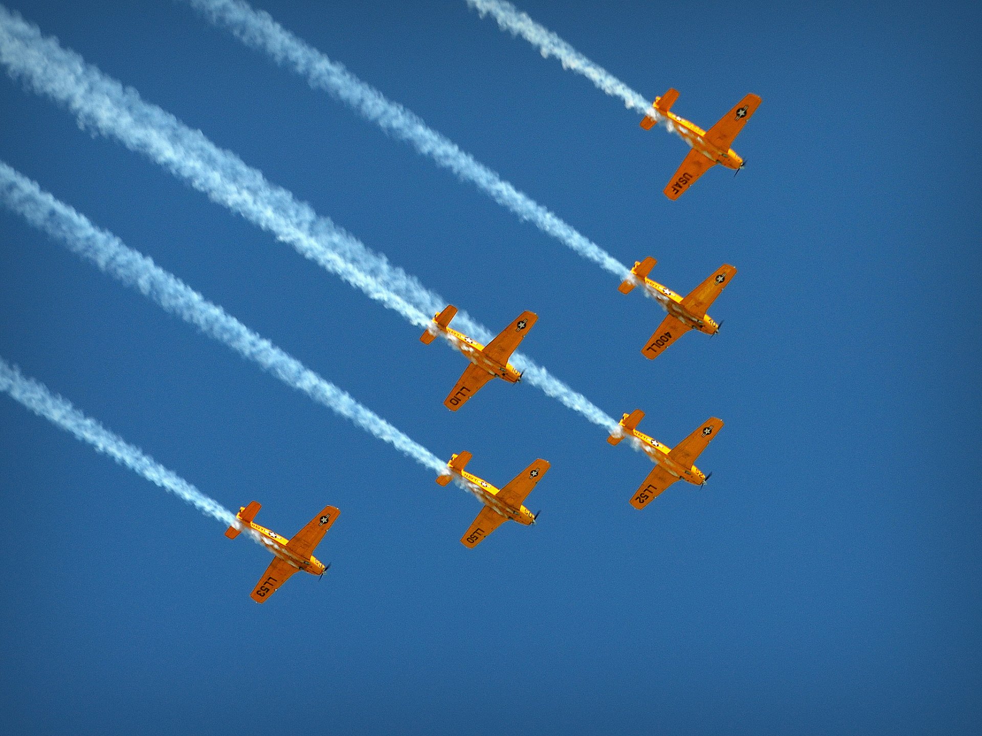 flugzeug geschwader-demo-flug himmel rauch